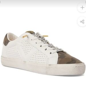 Vintage Havana women 6.5 camo sneaker